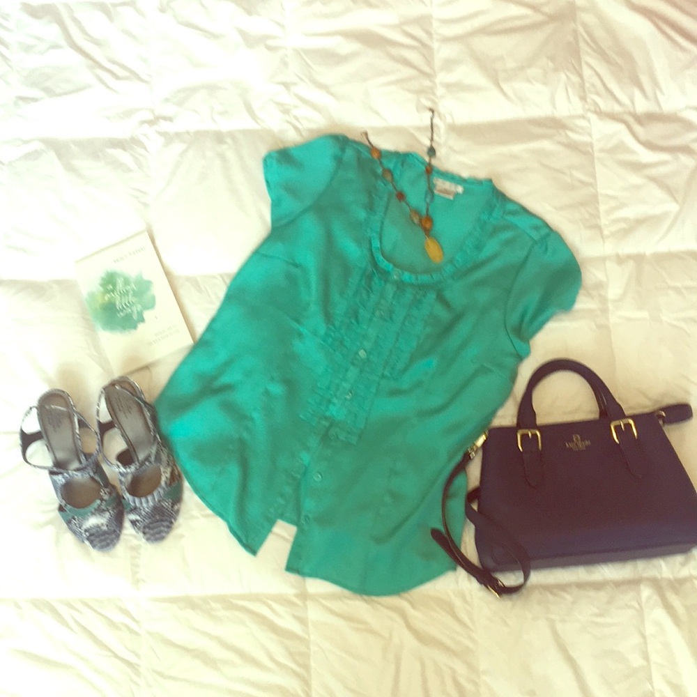 Scoop neck blouse.